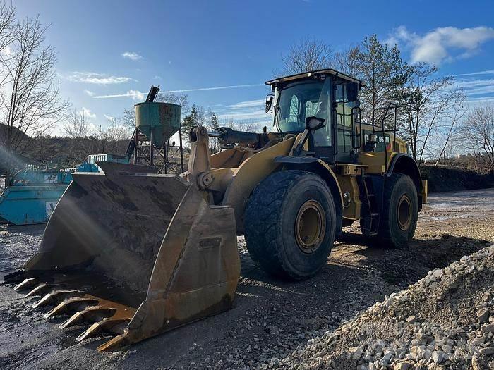 CAT 966M Kolesni nakladalci
