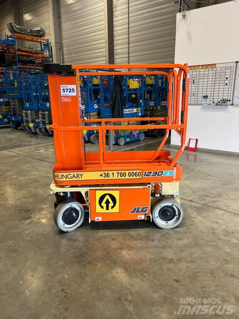 JLG 1230 ES Vertikalna dvigala