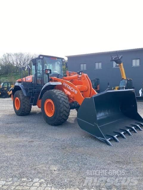 Hitachi ZW 220 Kolesni nakladalci