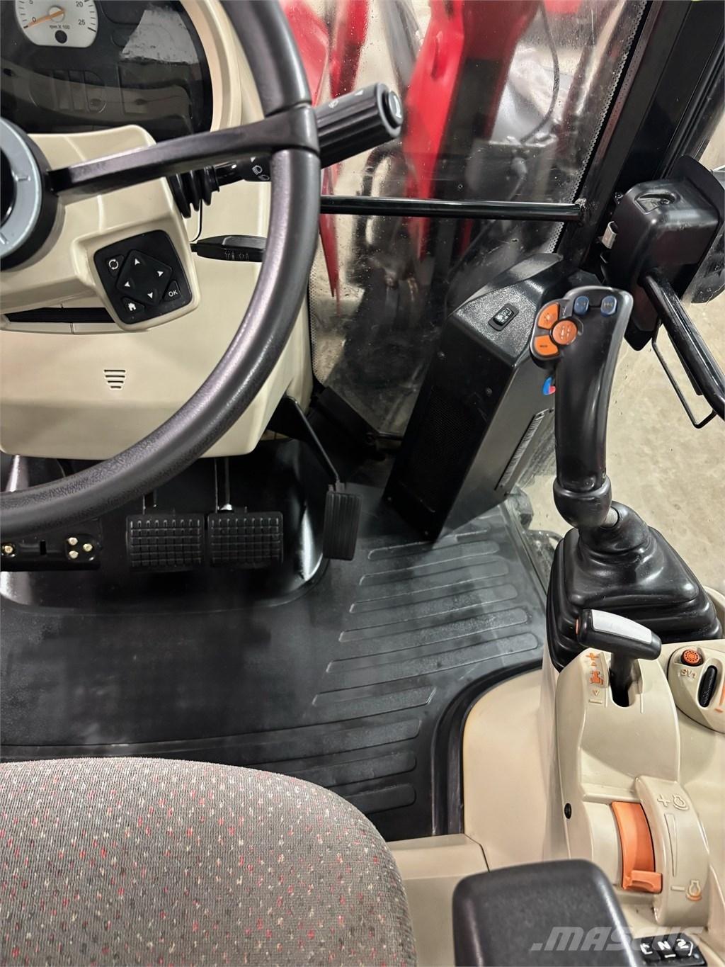 Massey Ferguson 5610 Traktorji