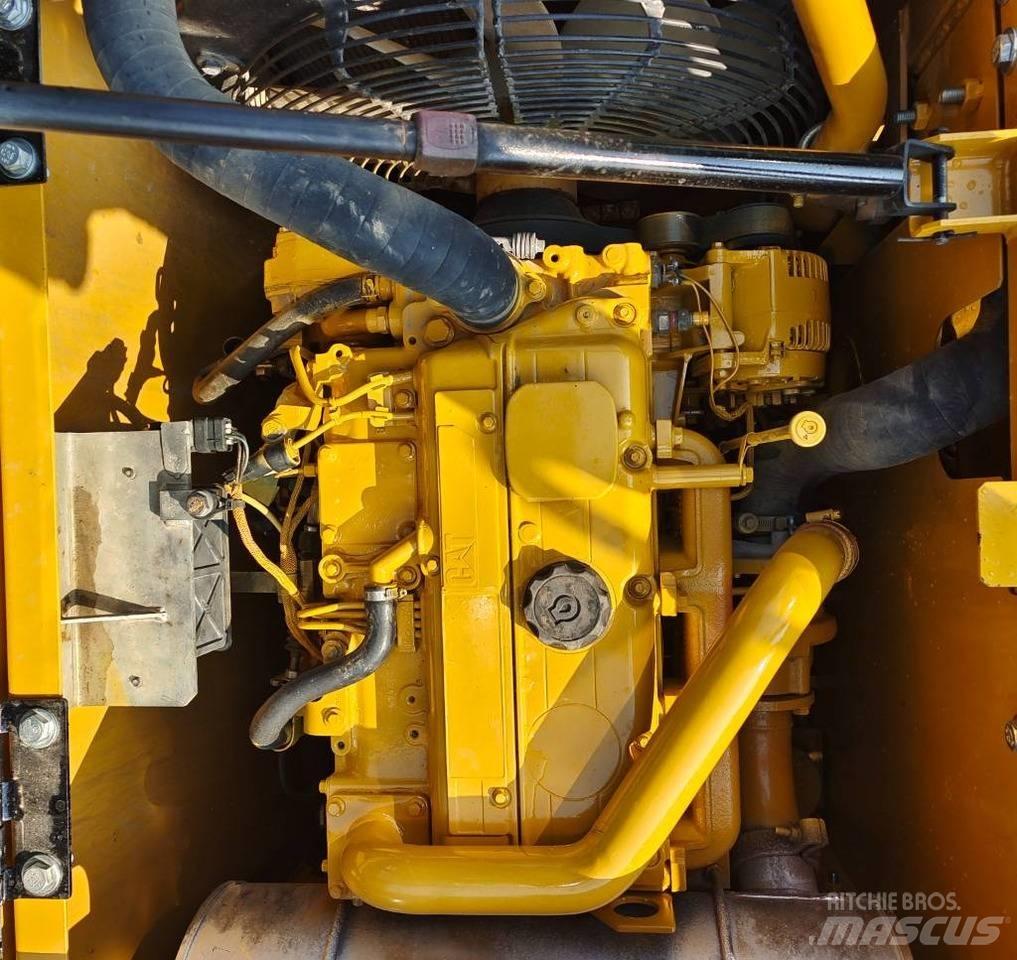 CAT 313D2GC Bagri goseničarji