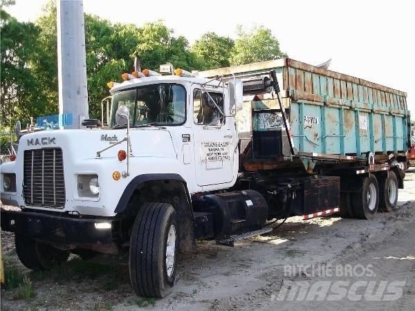 Mack RD 686 S Komunalni tovornjaki