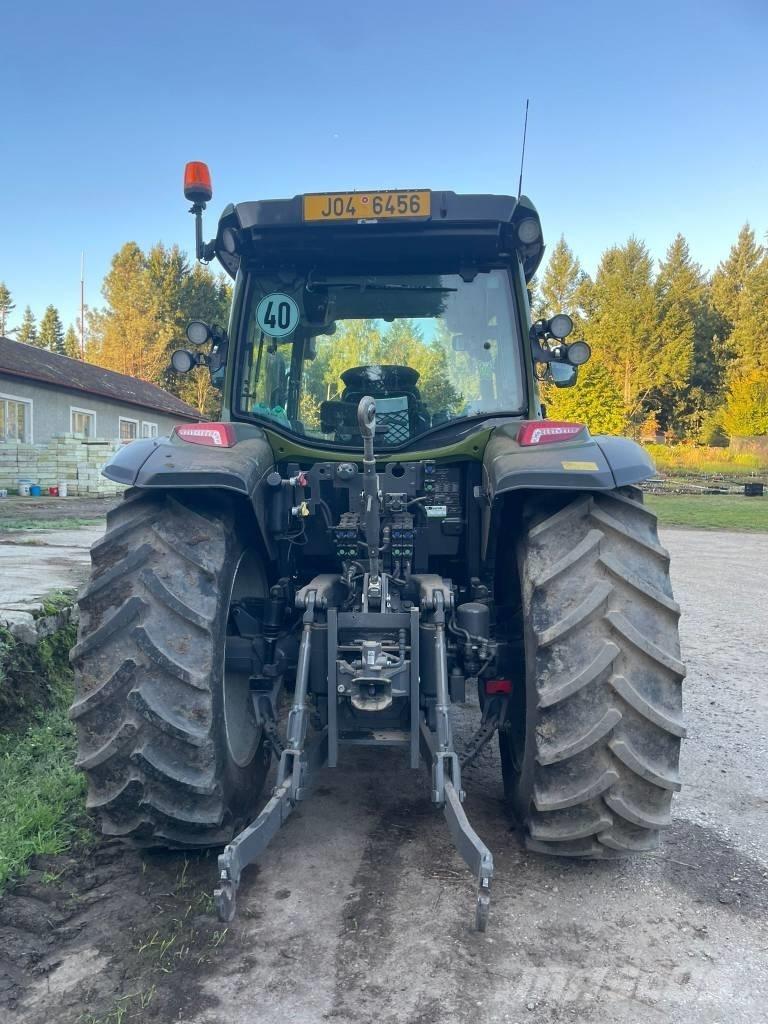 Valtra G 135 Traktorji