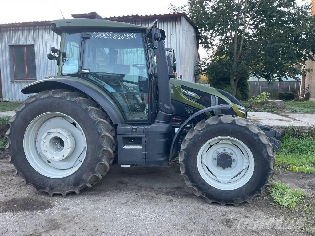 Valtra G 135 Traktorji