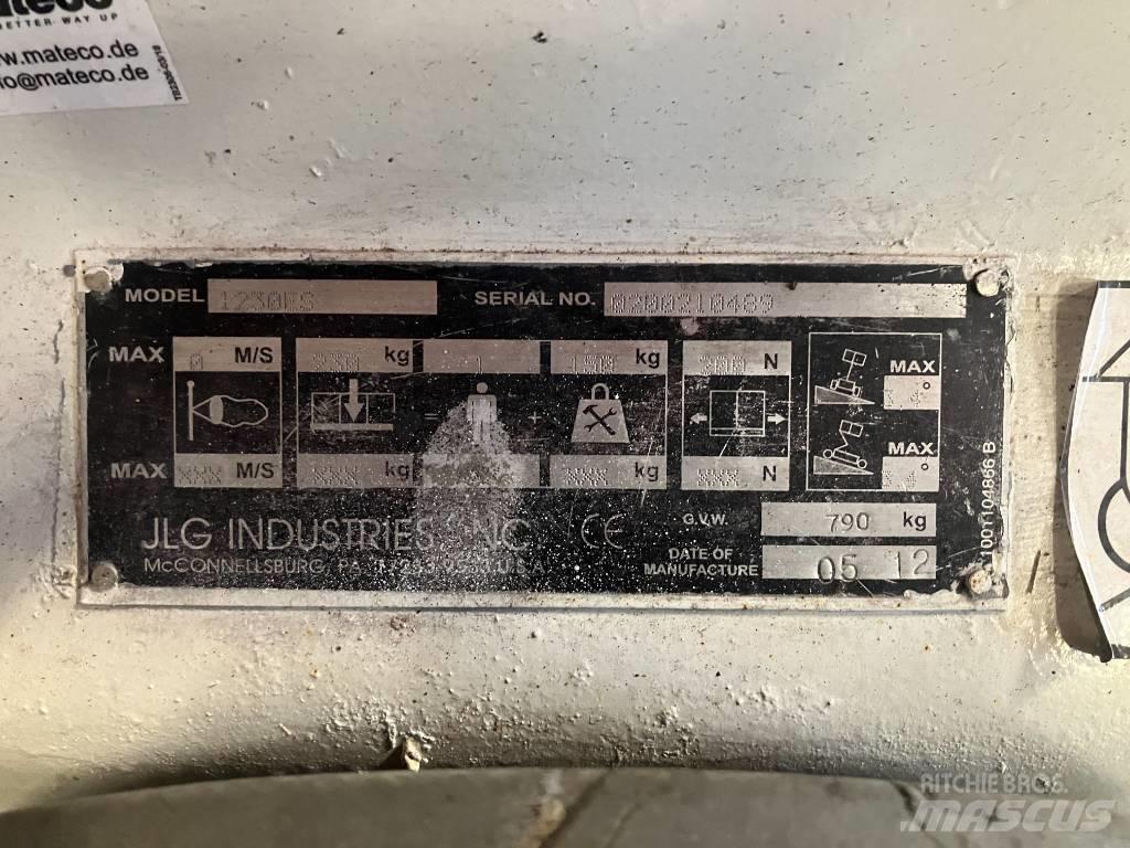 JLG 1230 ES Vertikalna dvigala