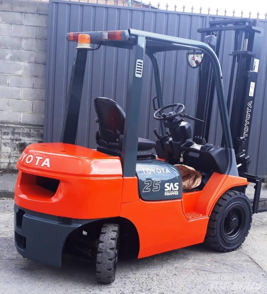 Toyota 02 7 FDF 25 Dizelski viličarji