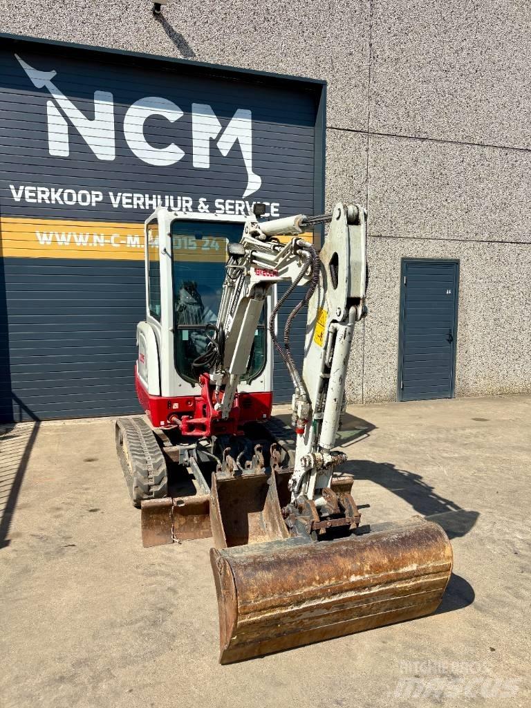 Takeuchi TB 225 Mini bagri <7t