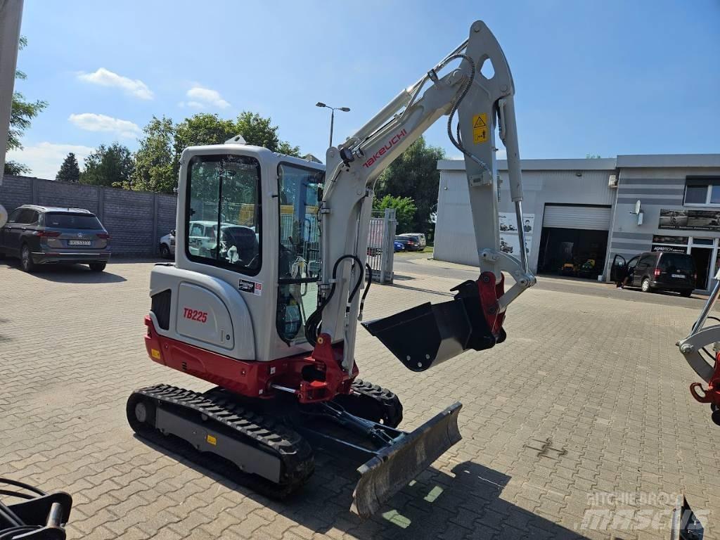 Takeuchi TB225 V0 Mini bagri <7t