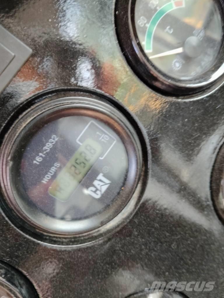 CAT 966 H Kolesni nakladalci