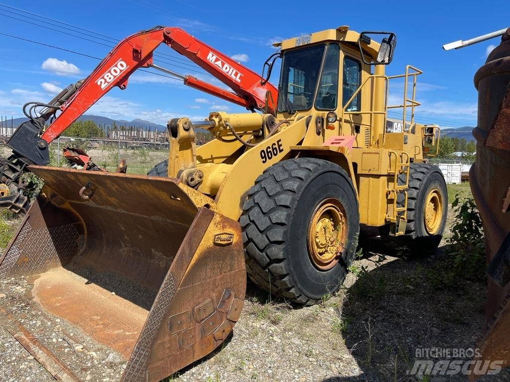CAT 966 E Kolesni nakladalci
