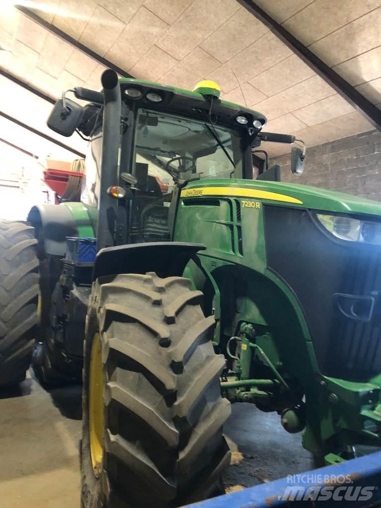 John Deere 7230 R Traktorji