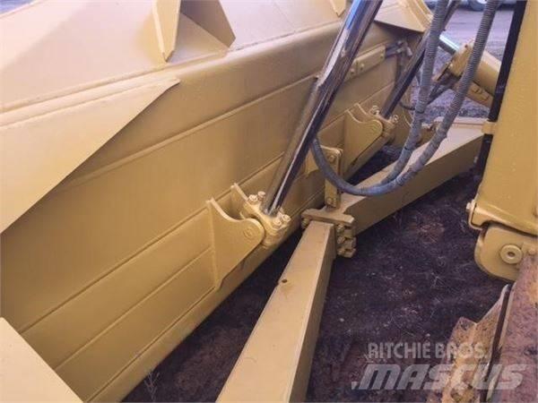 CAT D 6 R Buldožerji goseničarji