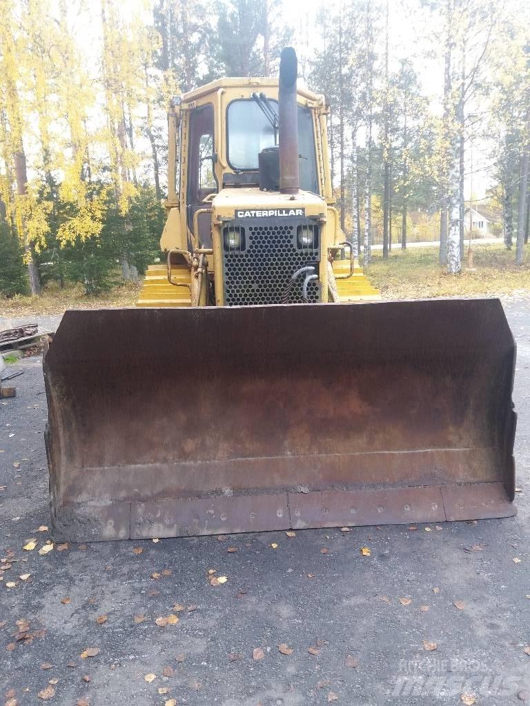 CAT D 4 H Buldožerji goseničarji