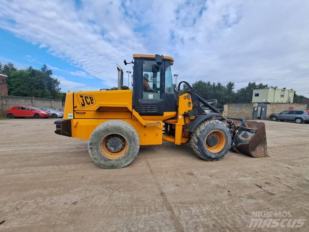 JCB 426 Kolesni nakladalci