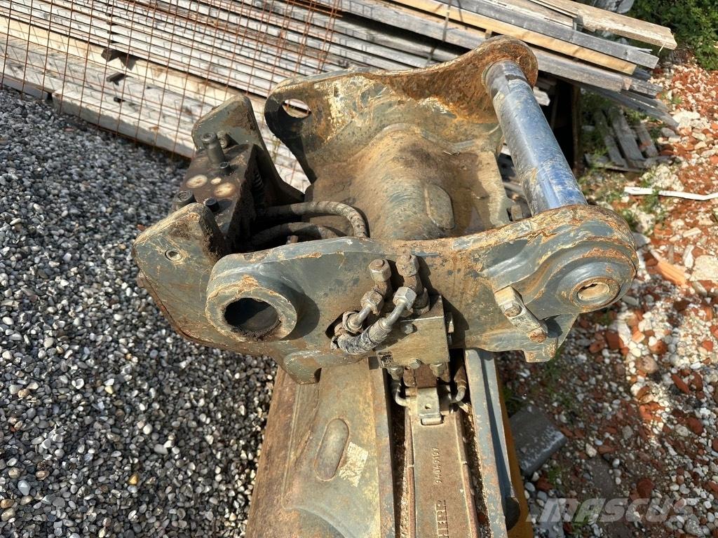Liebherr R 922 Bagri goseničarji