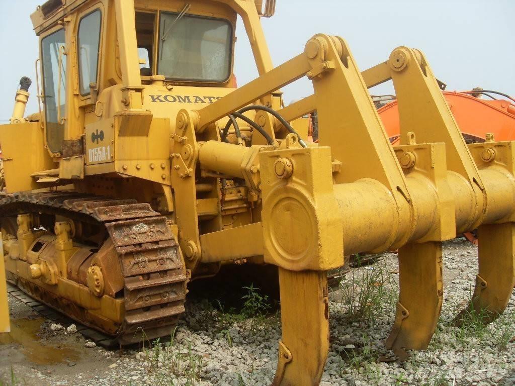 Komatsu d155a-1 Buldožerji goseničarji