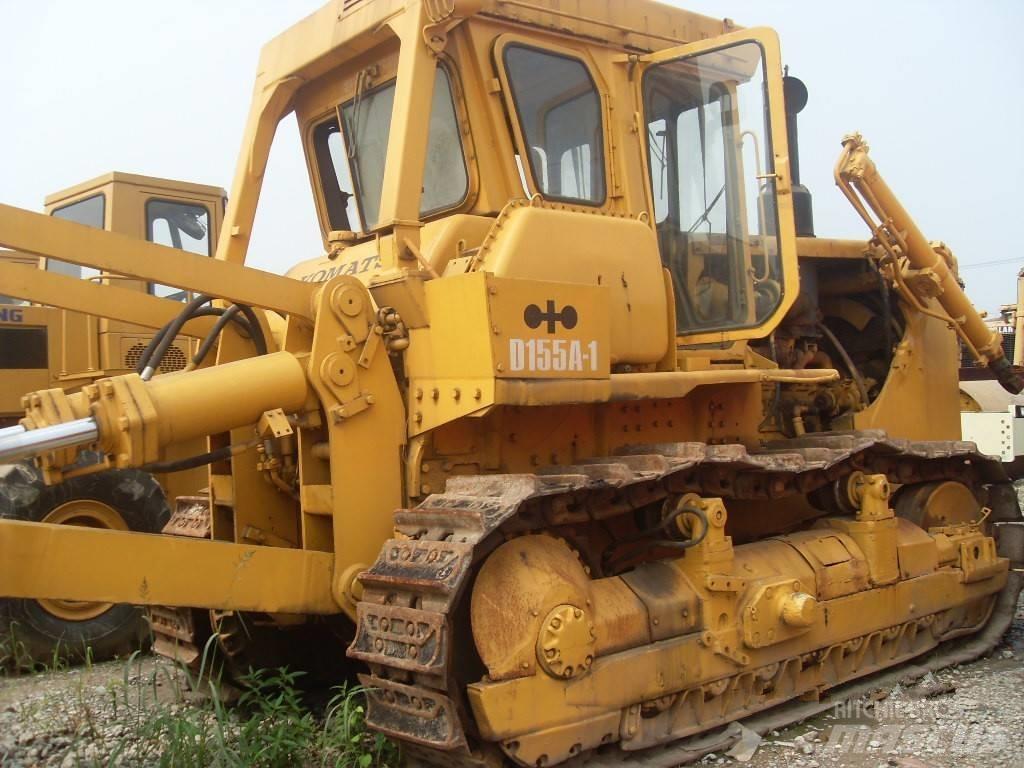 Komatsu d155a-1 Buldožerji goseničarji
