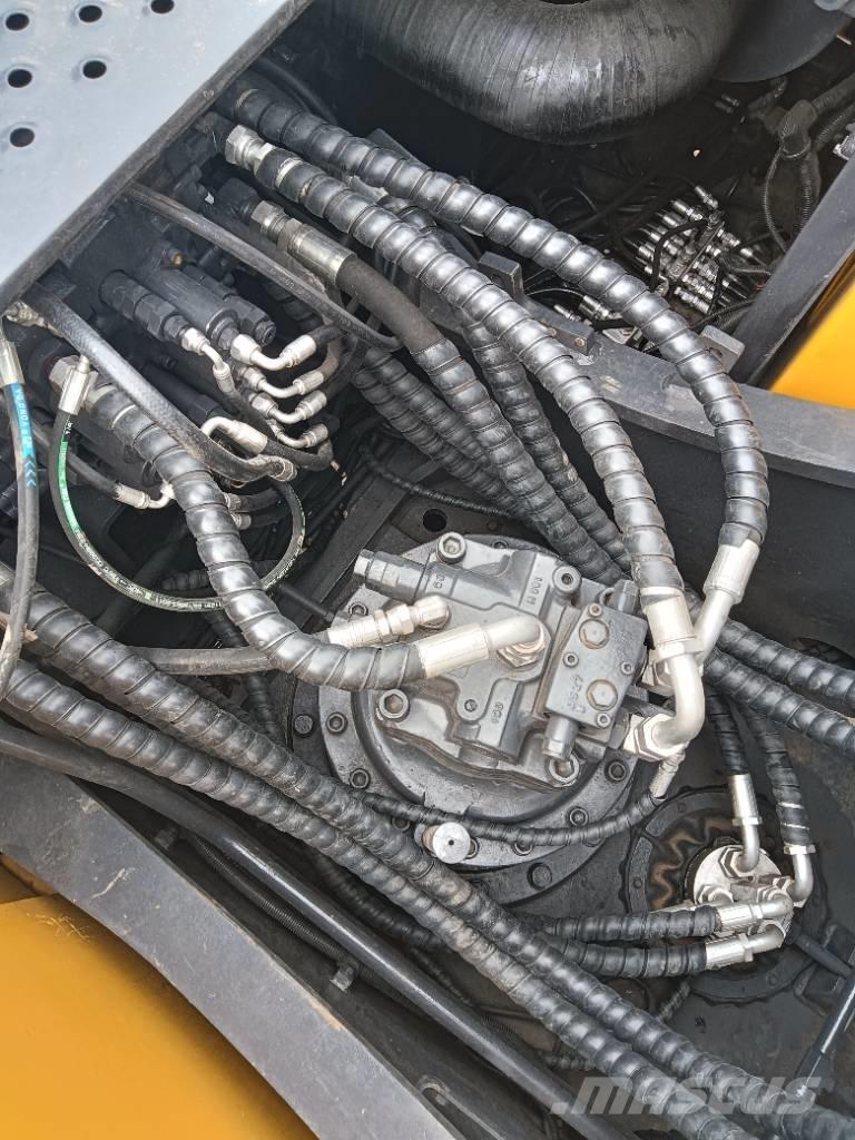 Volvo EC 240 Bagri goseničarji