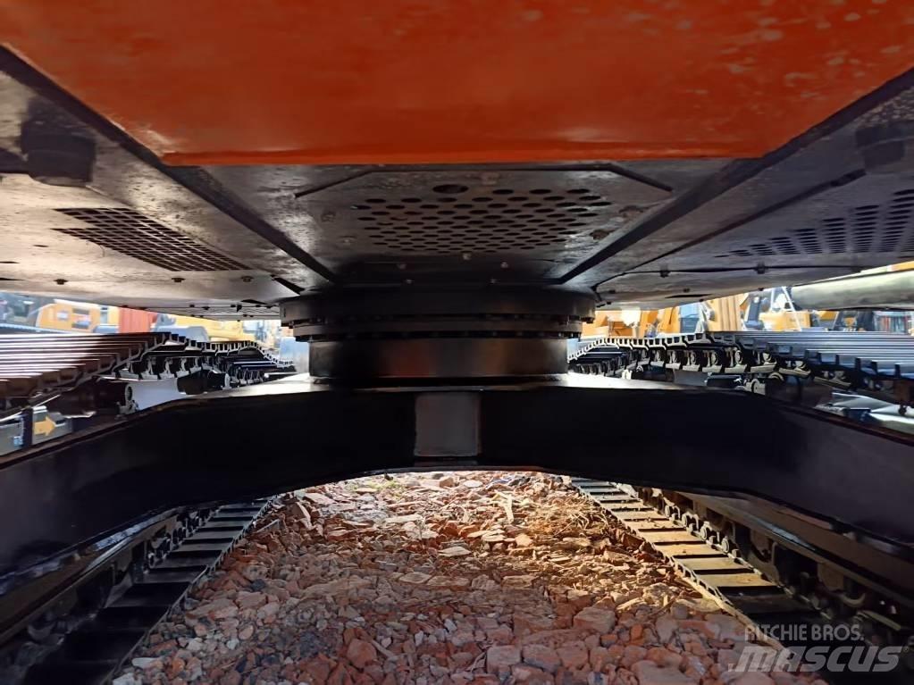 Hitachi ZX210LC Bagri goseničarji