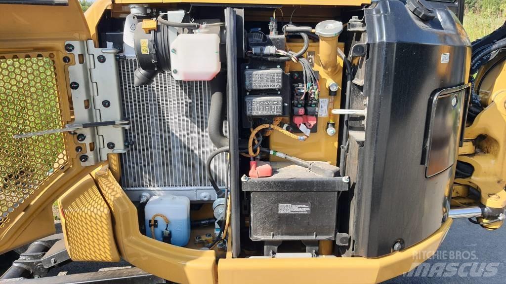 CAT 302.7 DCR 07A Mini bagri <7t