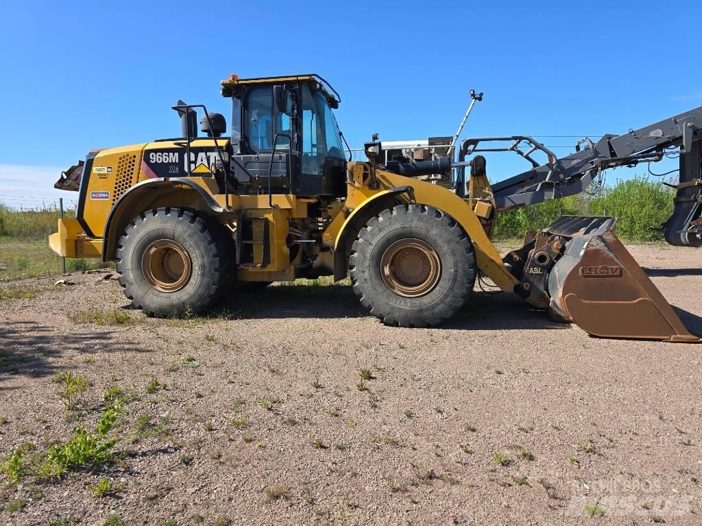 CAT 966 M Kolesni nakladalci