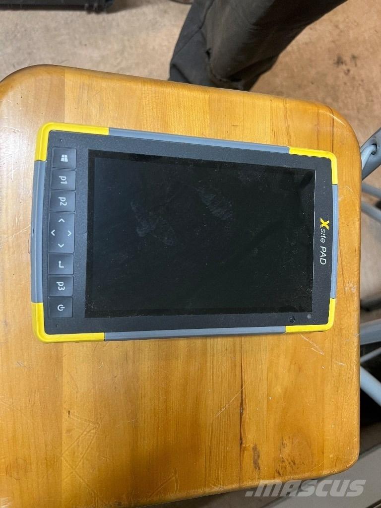 Komatsu PW 158-11 E0 Bagri na kolesih