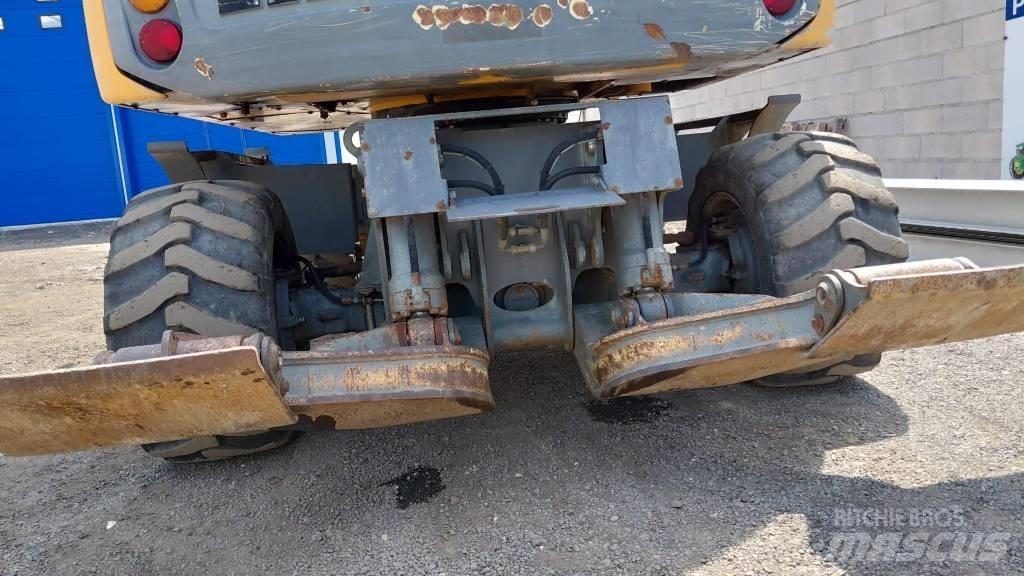 Liebherr A 311 Bagri na kolesih