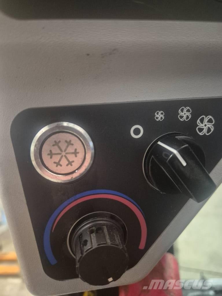 JCB 155 Skid steer mini nakladalci