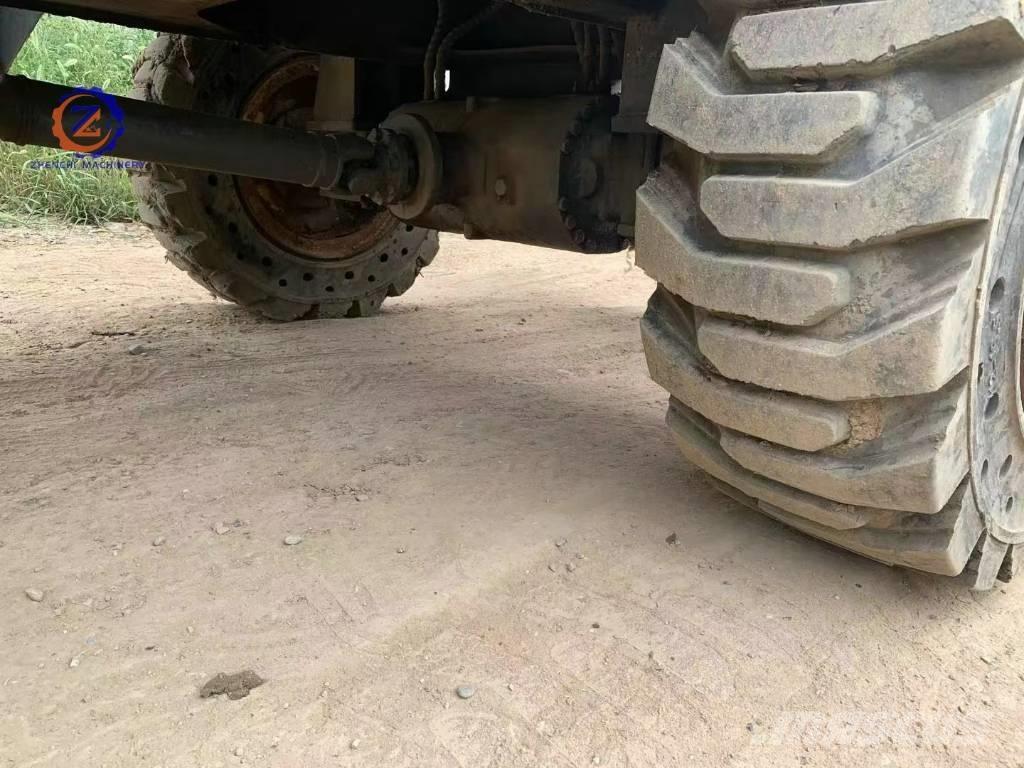 Hyundai 60 W Bagri na kolesih