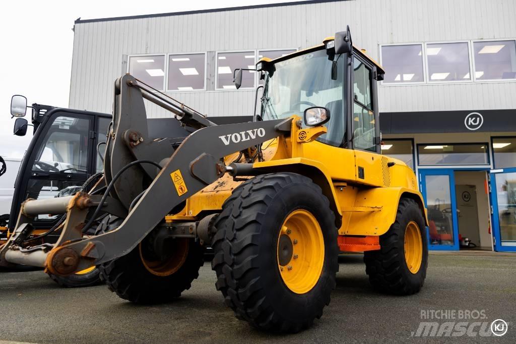 Volvo L 35 Kolesni nakladalci
