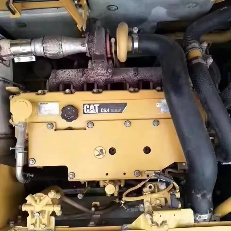 CAT 325 D Bagri goseničarji