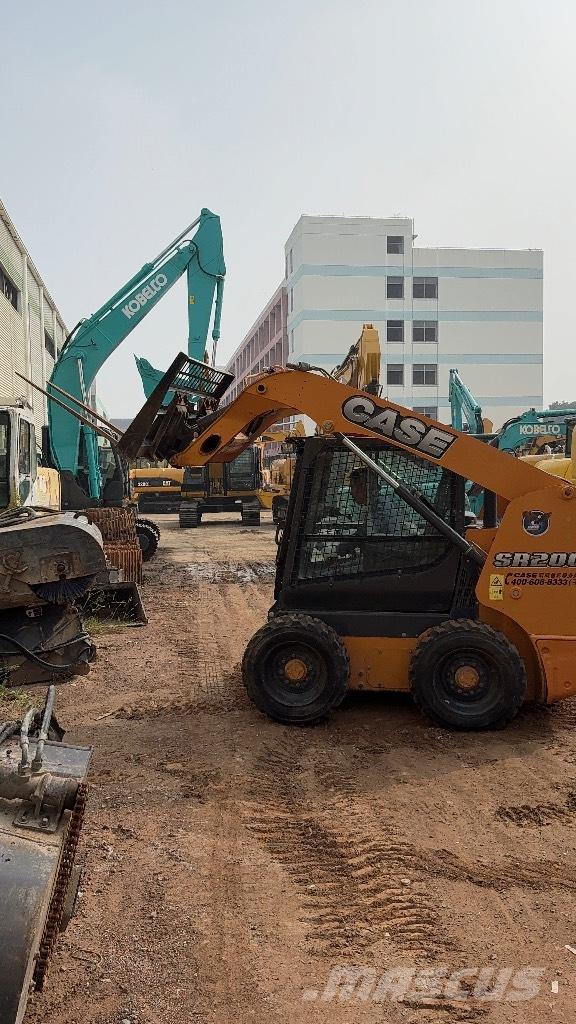 CASE SR200 Skid steer mini nakladalci