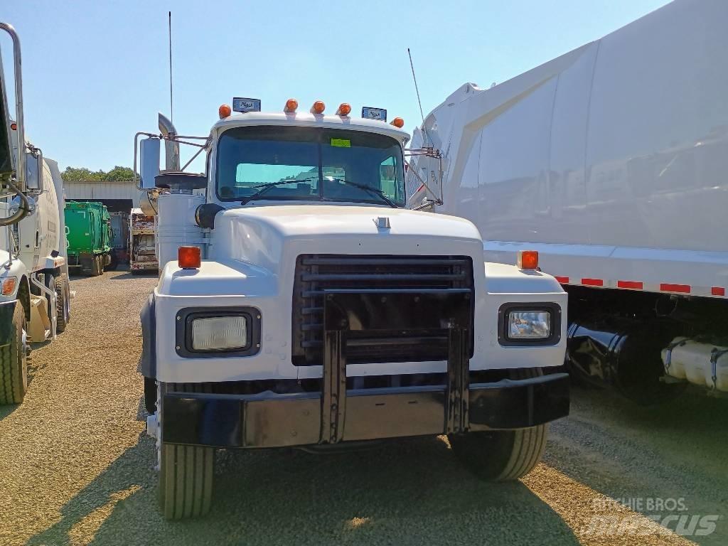 Mack RD 688 S Komunalni tovornjaki