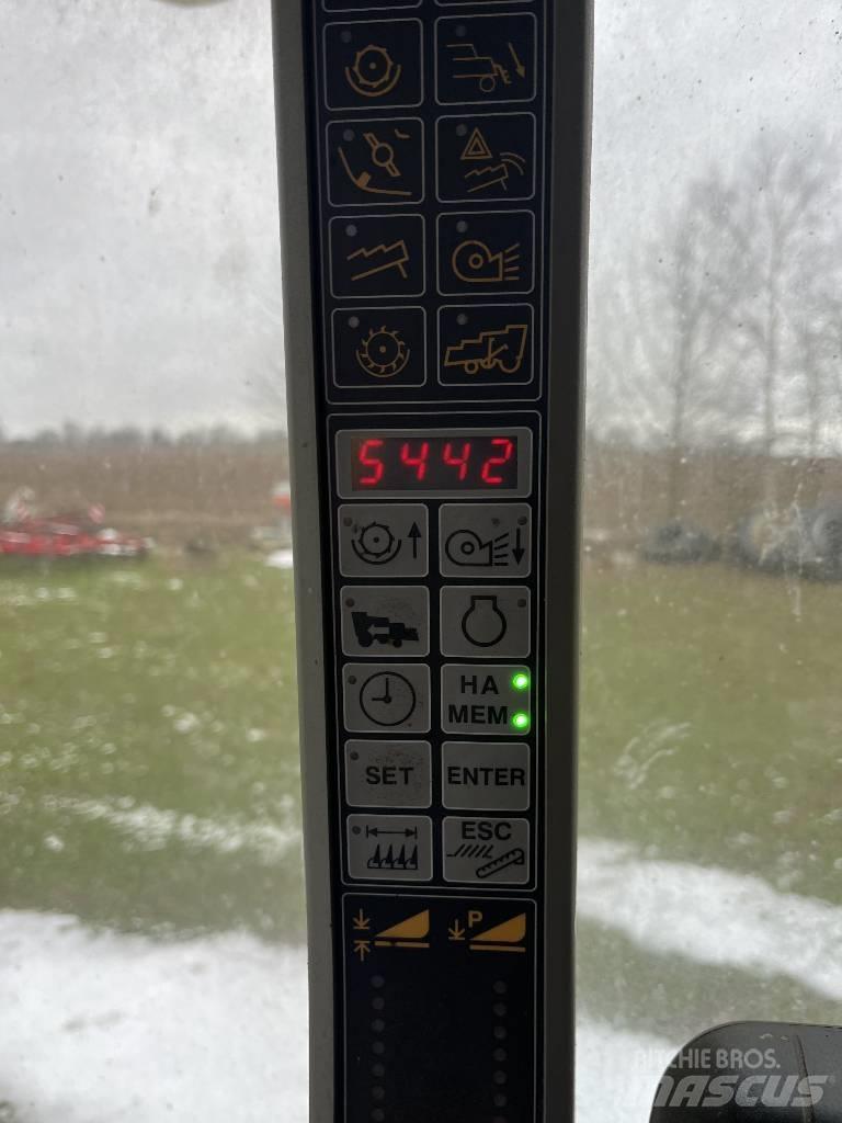 New Holland CSX 7070 Kombajni