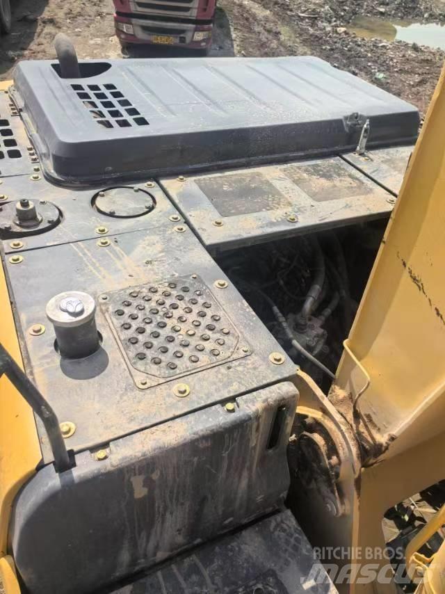 Sumitomo SH200-5 Bagri goseničarji