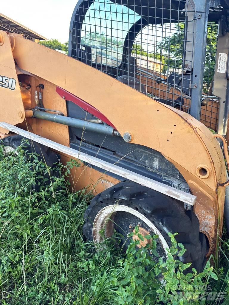 CASE SR 250 Skid steer mini nakladalci