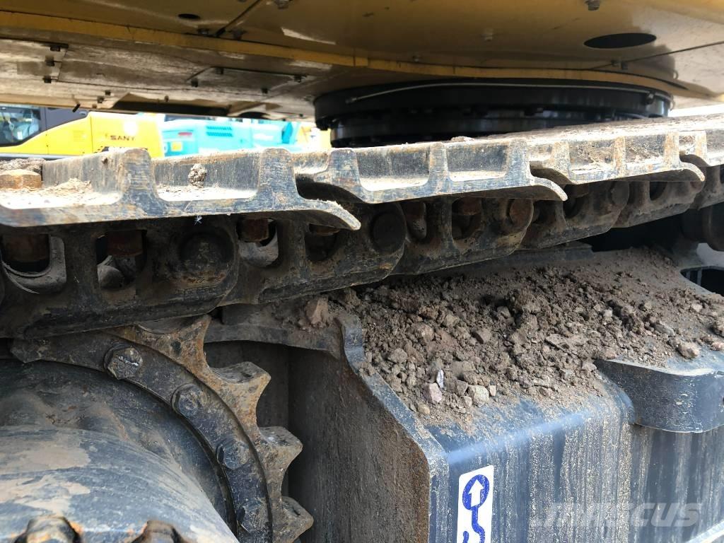 Komatsu 220-8 Bagri goseničarji