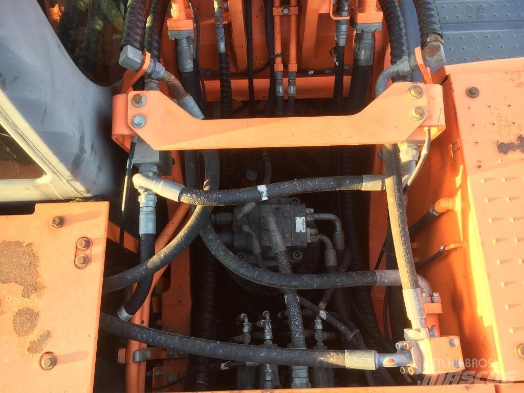 Doosan DX 255 LC Bagri goseničarji