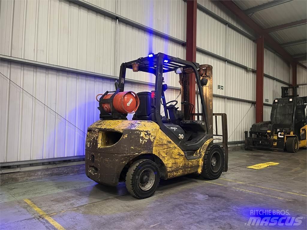 Komatsu FG30T-17 Plinski viličarji