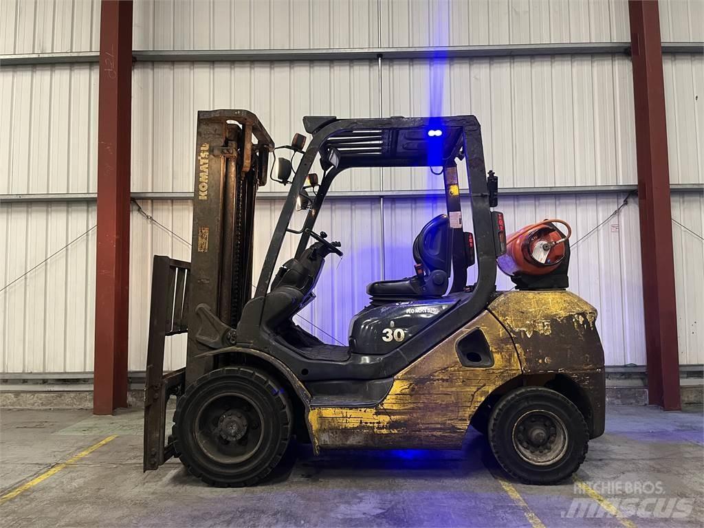 Komatsu FG30T-17 Plinski viličarji