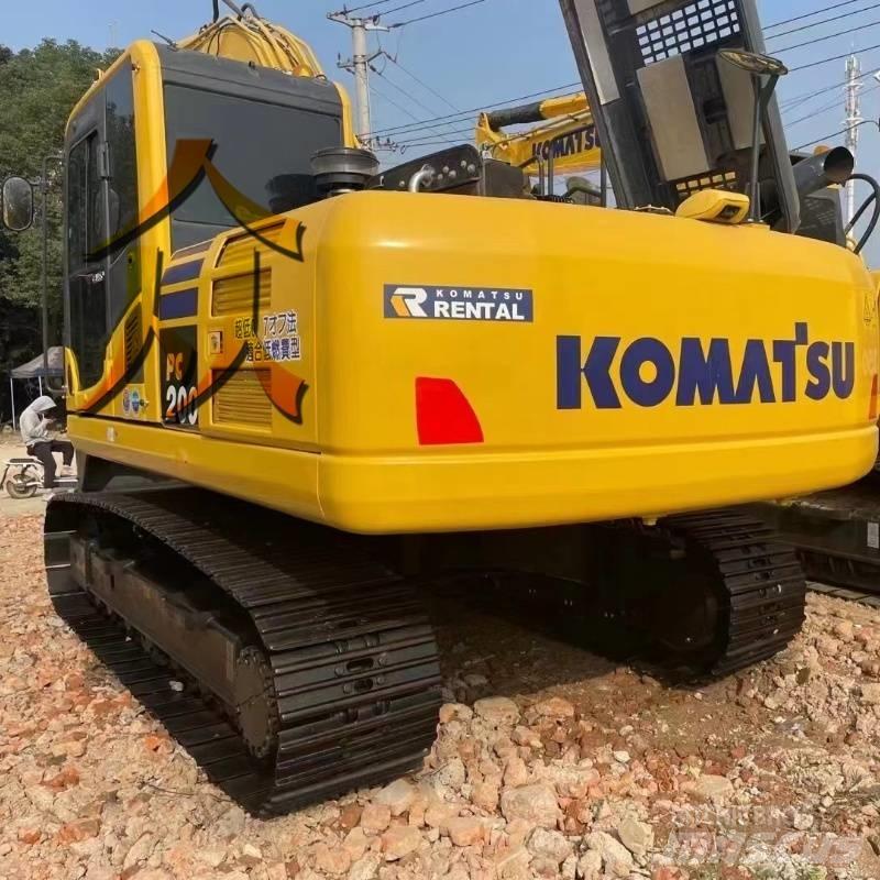 Komatsu PC 200 Bagri goseničarji