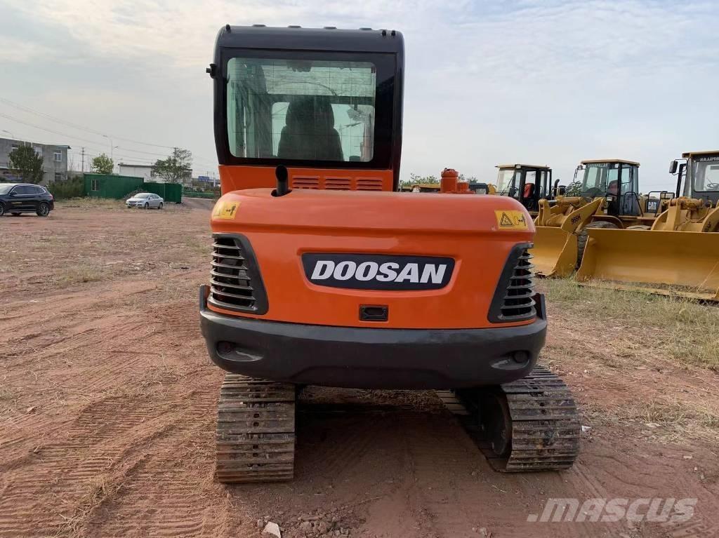 Doosan DX 55 Mini bagri <7t