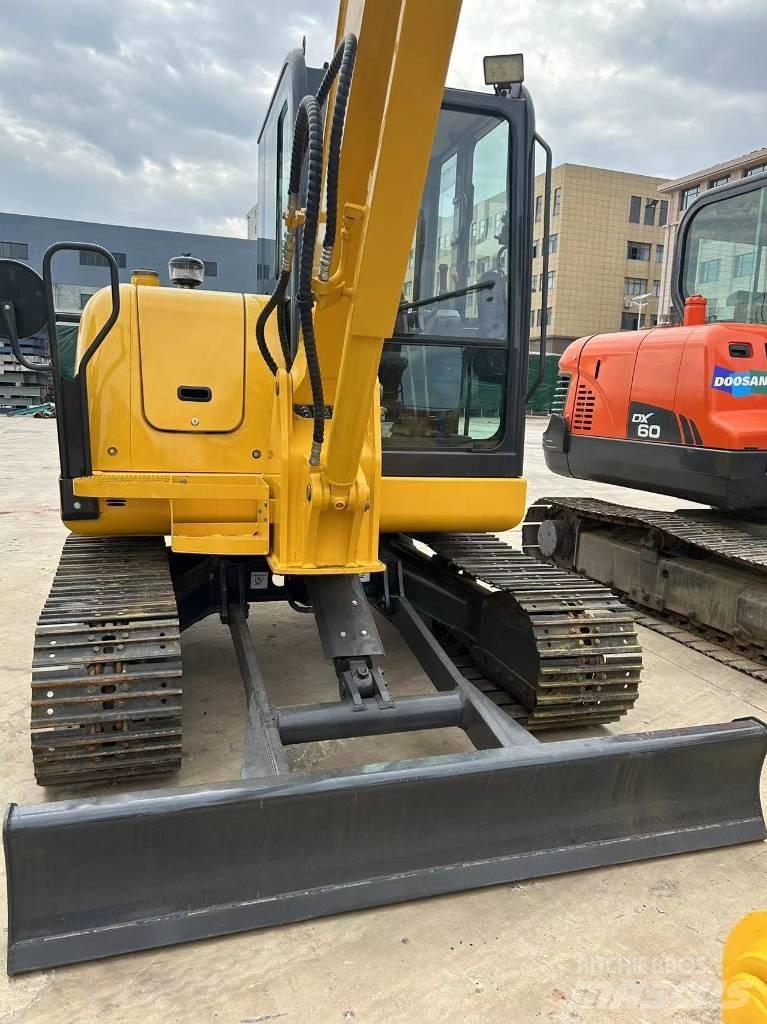 Komatsu PC 56 Mini bagri <7t