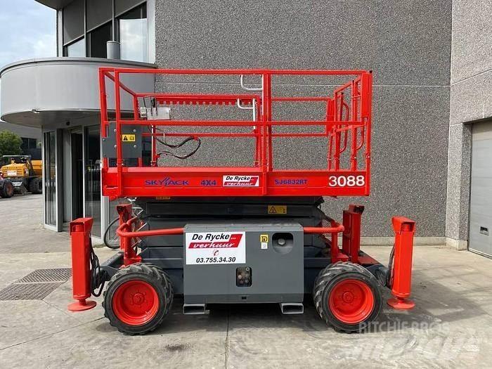 SkyJack SJ6832RT Škarjaste dvižne ploščadi