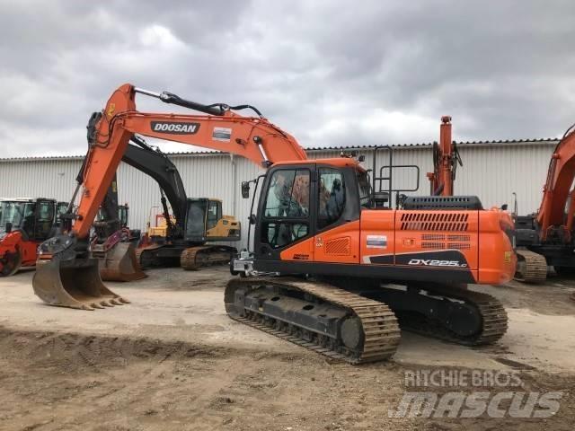 Doosan DX225LC-5 Bagri goseničarji