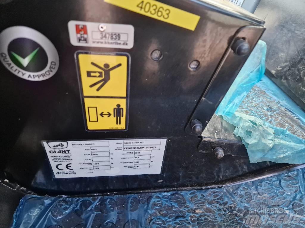 GiANT G2300 HD Večnamenski nakladalci