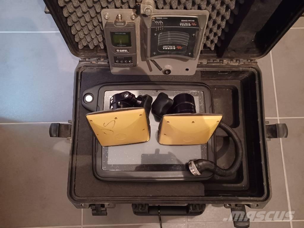 Komatsu PC 210 LC Bagri goseničarji