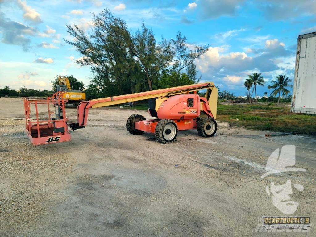 JLG 600 A Zglobne dvižne ploščadi