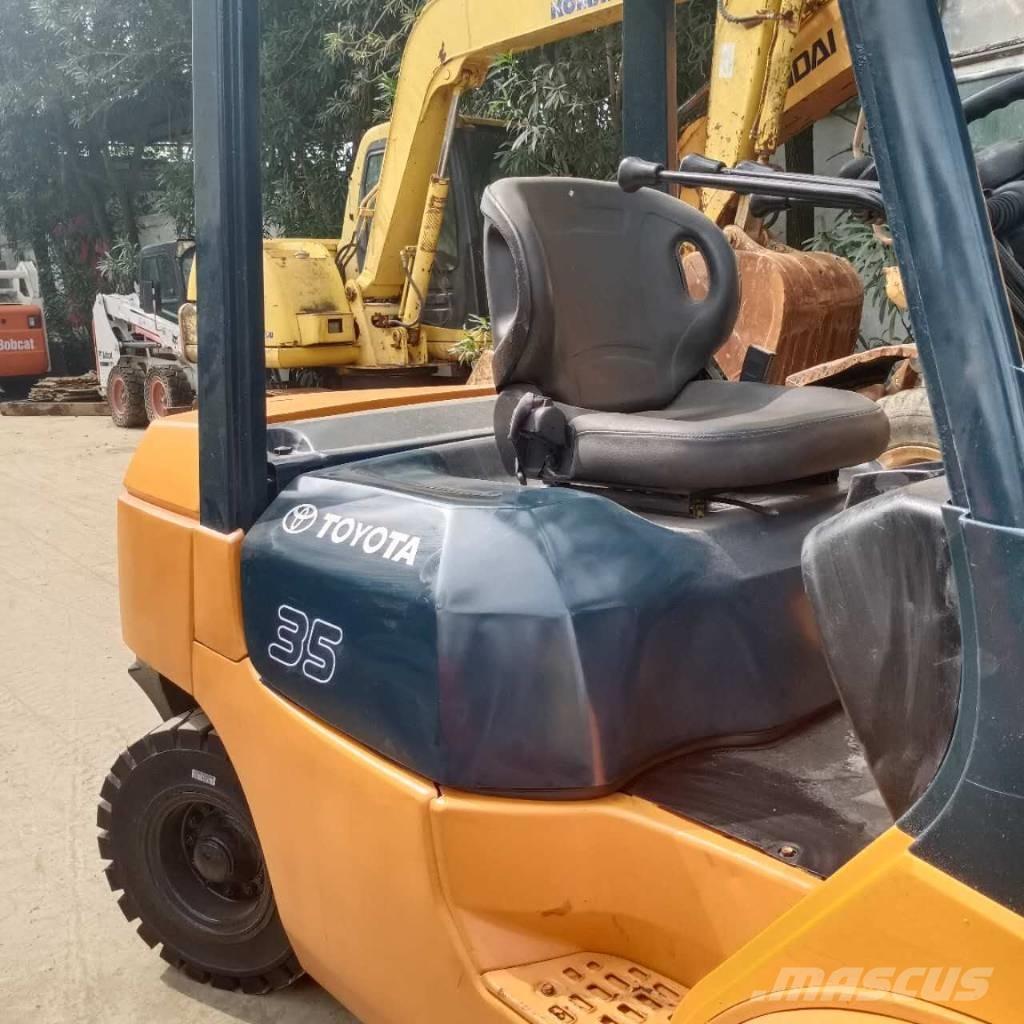 Toyota FD 35 Dizelski viličarji