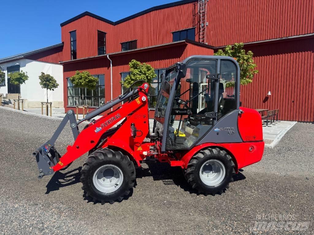 Flexitrac 1226 CAB Večnamenski nakladalci